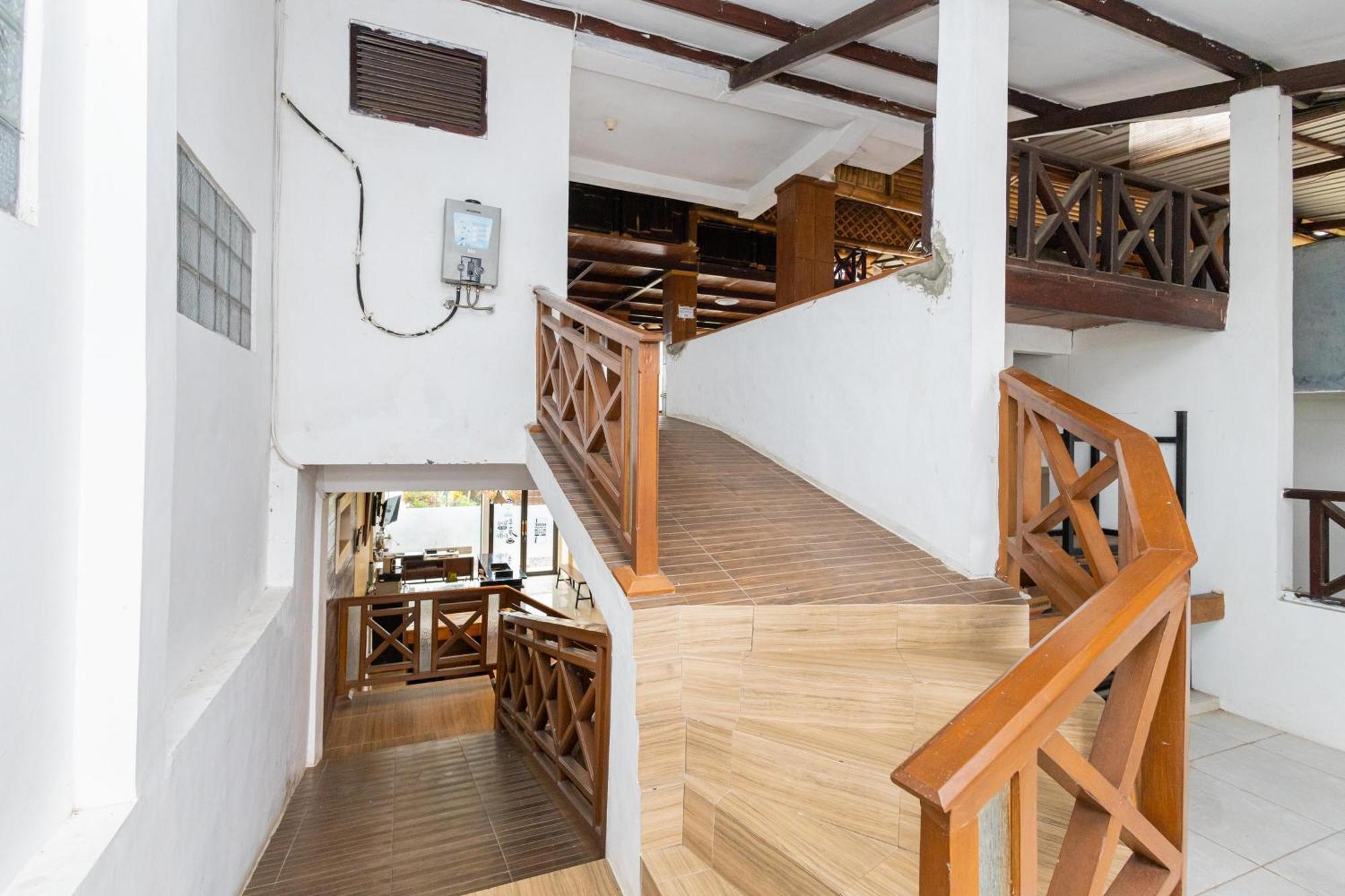 Reddoorz Syariah At Wisma Djokorio Poncokusumo Malang Ngoại thất bức ảnh