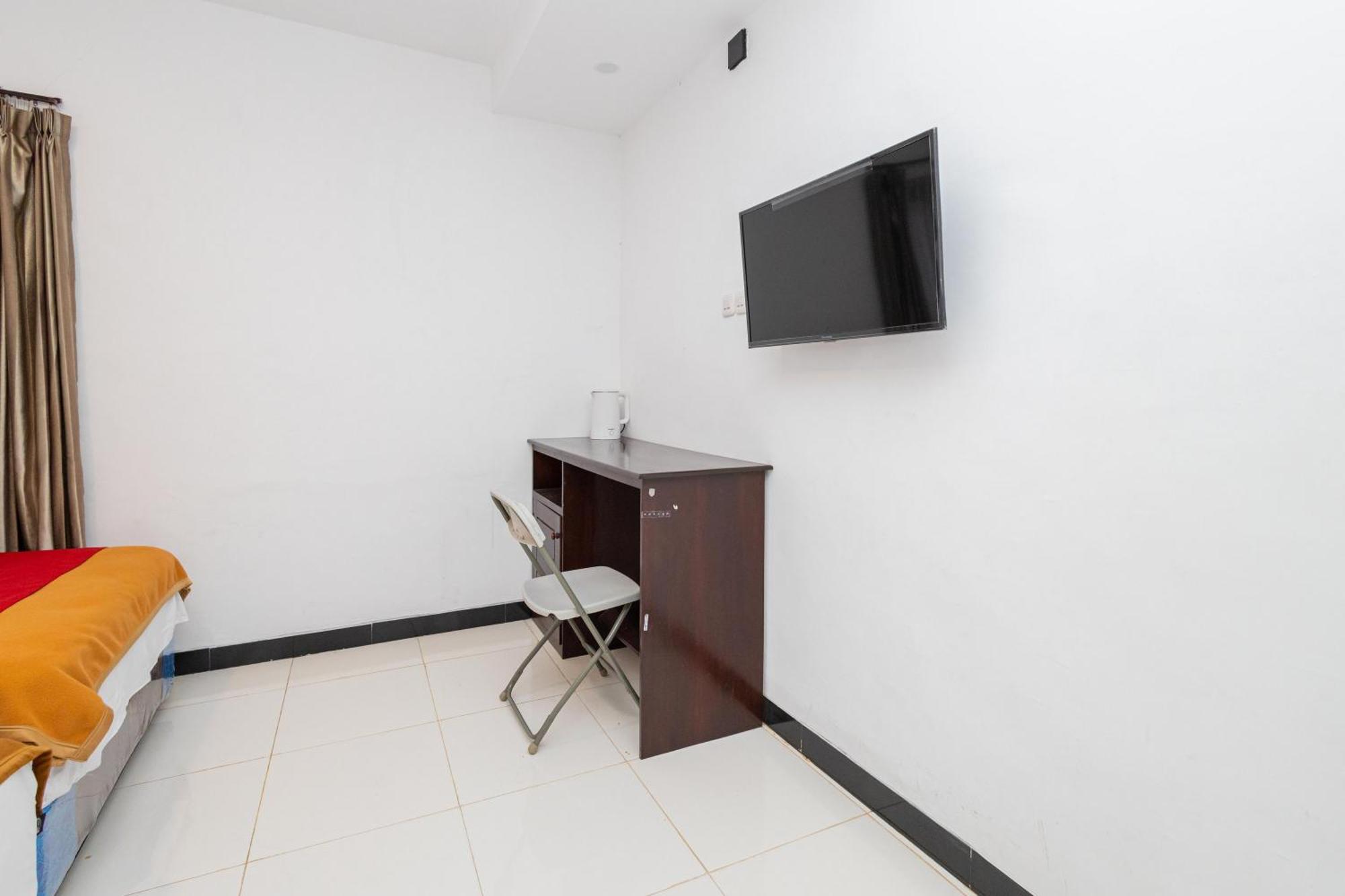 Reddoorz Syariah At Wisma Djokorio Poncokusumo Malang Ngoại thất bức ảnh