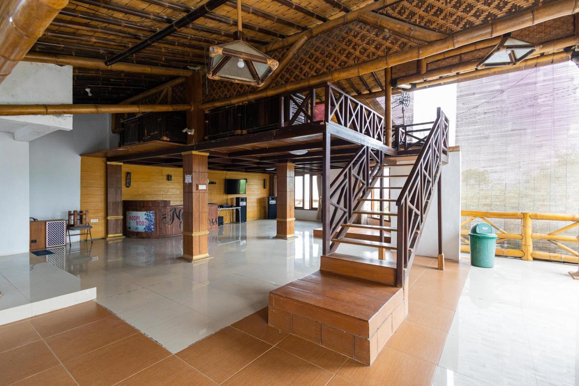 Reddoorz Syariah At Wisma Djokorio Poncokusumo Malang Ngoại thất bức ảnh